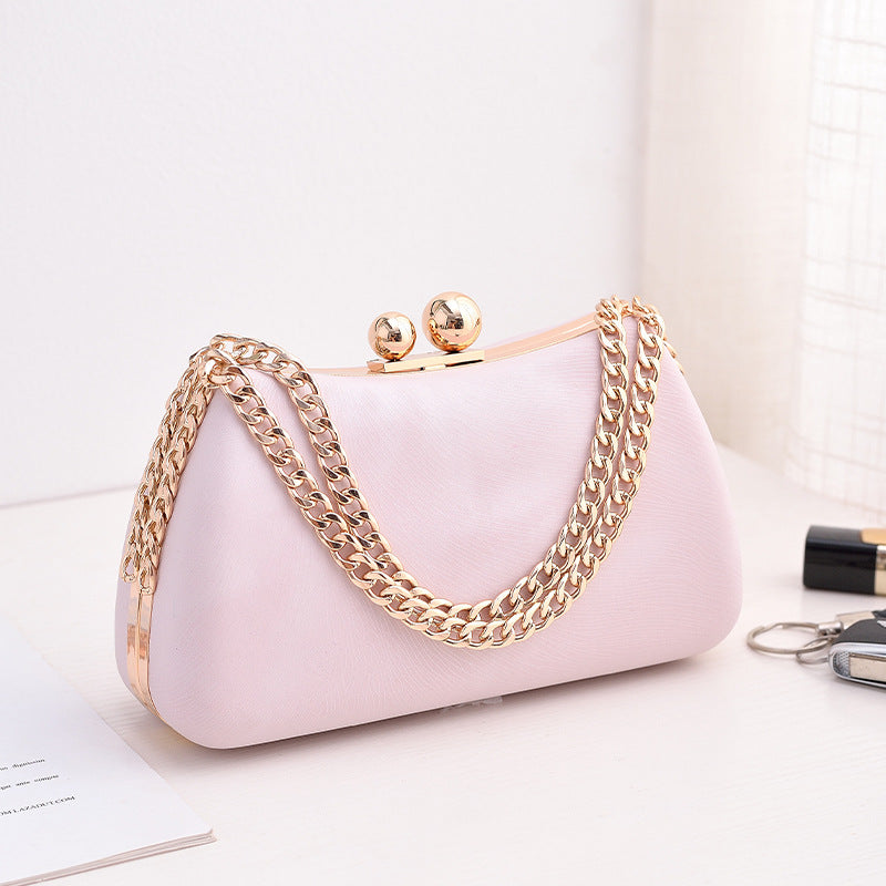 Elegante bolso de mano minimalista de dama