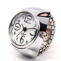 Anillo reloj plateado con forma de flor y números grandes, elegante y único, ideal para estudiantes.