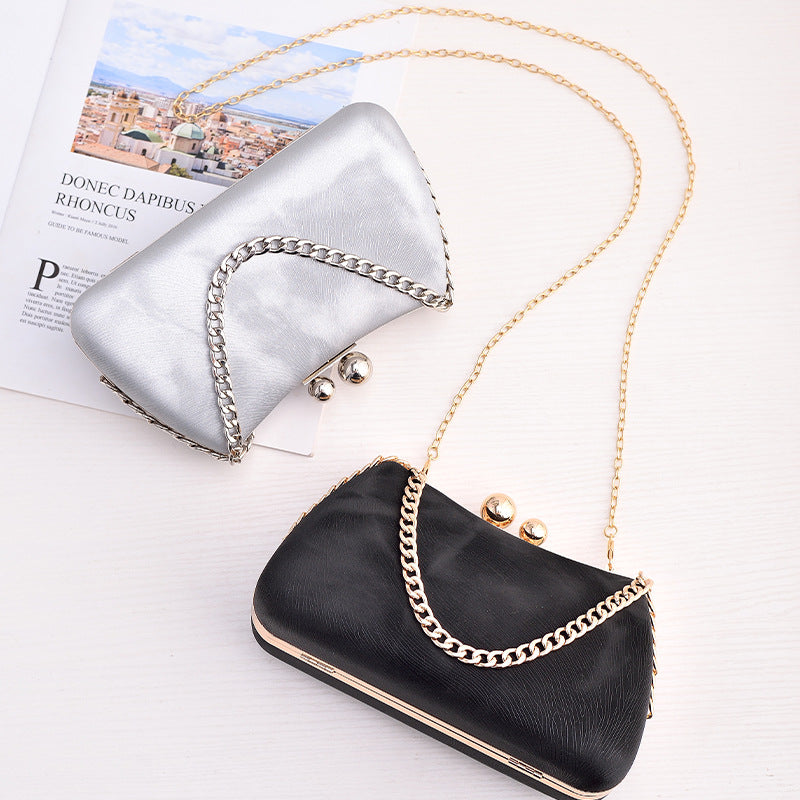 Elegante bolso de mano minimalista de dama